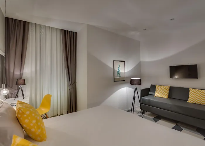 Navona Theatre Otel 3*