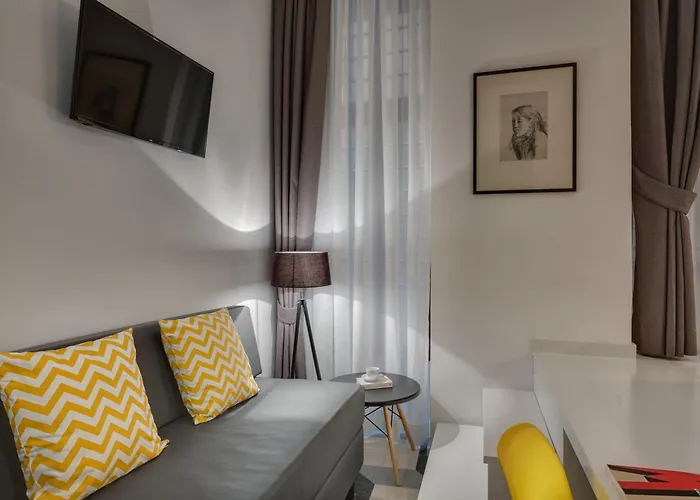 Hotel Navona Theatre 3*